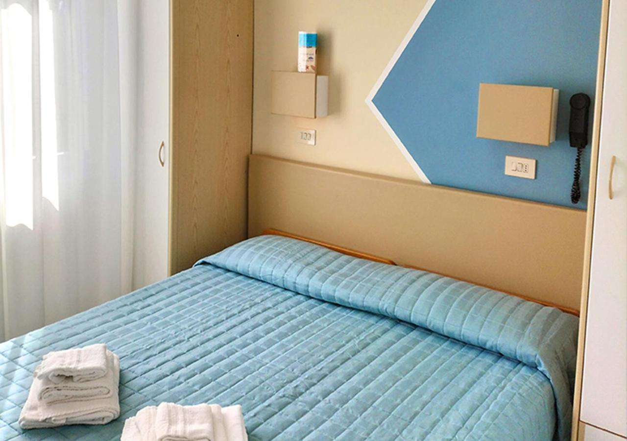 Hotel Ca Vanni Rimini Bagian luar foto