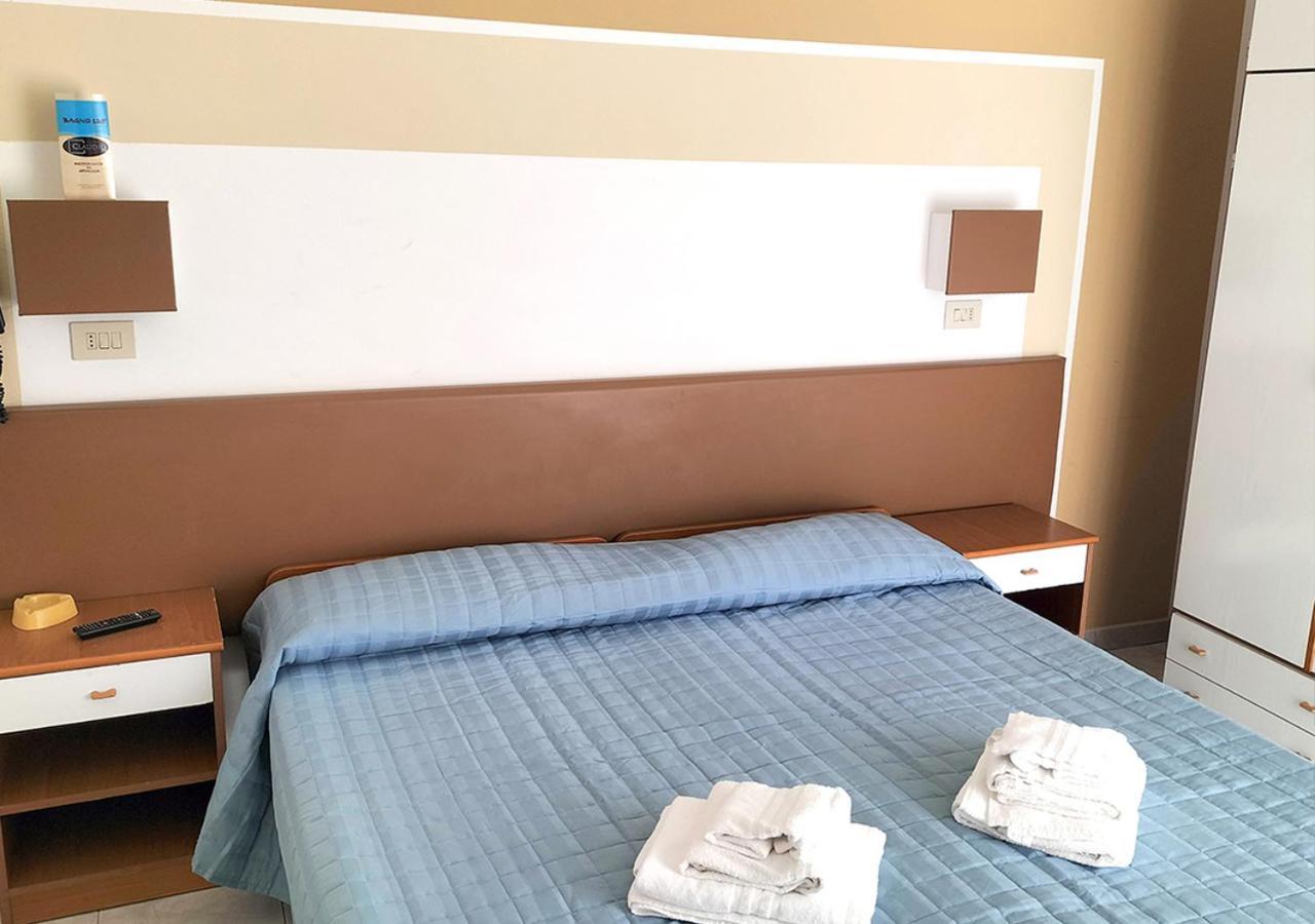Hotel Ca Vanni Rimini Bagian luar foto
