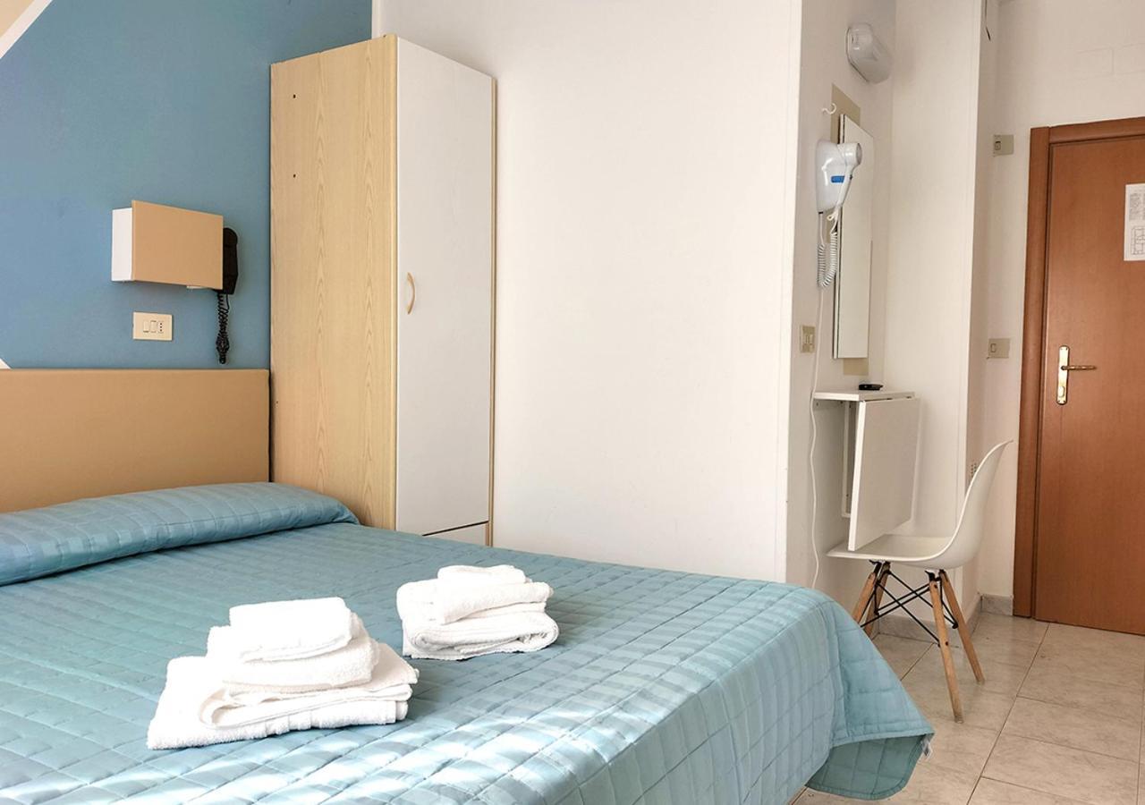 Hotel Ca Vanni Rimini Bagian luar foto