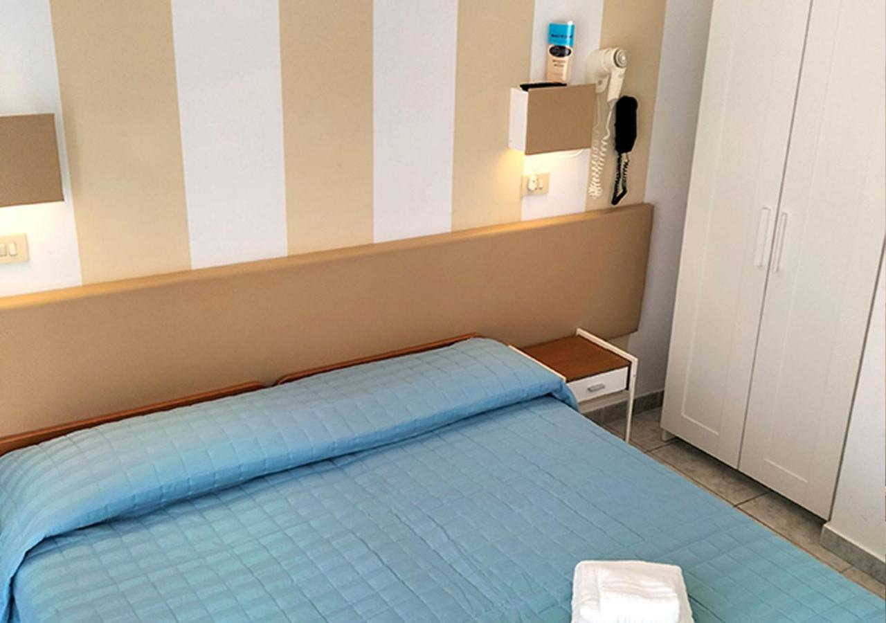 Hotel Ca Vanni Rimini Bagian luar foto