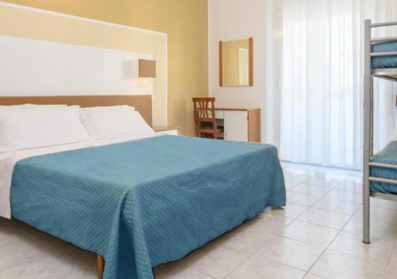 Hotel Ca Vanni Rimini Bagian luar foto