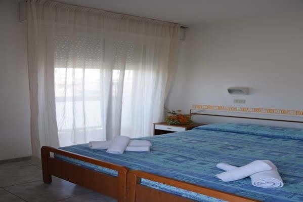 Hotel Ca Vanni Rimini Bagian luar foto