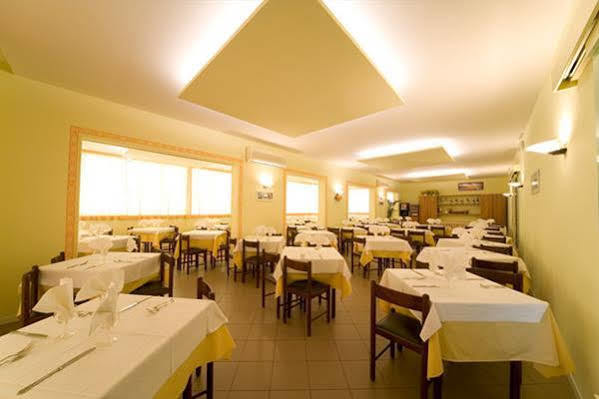Hotel Ca Vanni Rimini Bagian luar foto